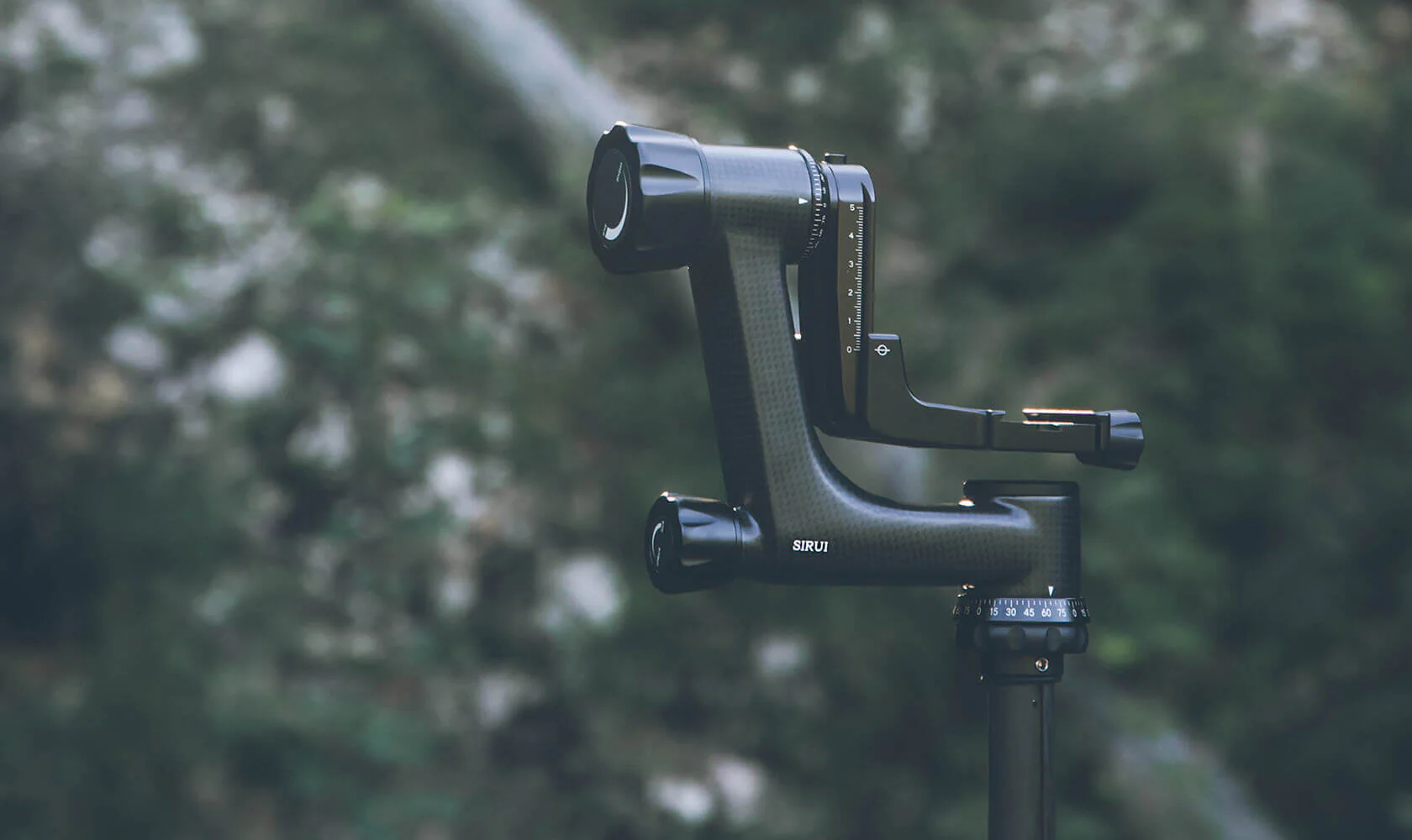 SIRUI PH-Series Carbon Fiber Gimbal Head (PH-10) - Image 12